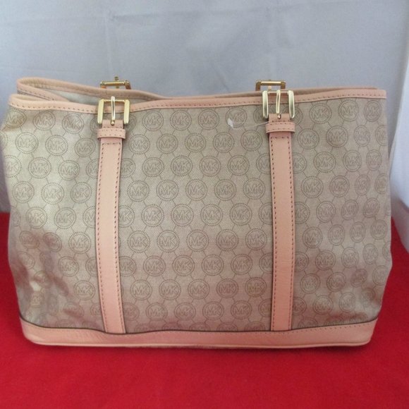 Michael Kors Jet Set PVC Signature Belted Tote - Picture 11 of 12